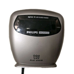 Vtage Magnavox AJ-3143 AM/FM Dual Alarm Clock Radio Green Display - Working